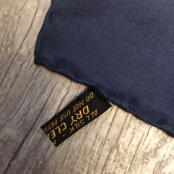 Celine Paris silk scarf - Picture 5 of 14